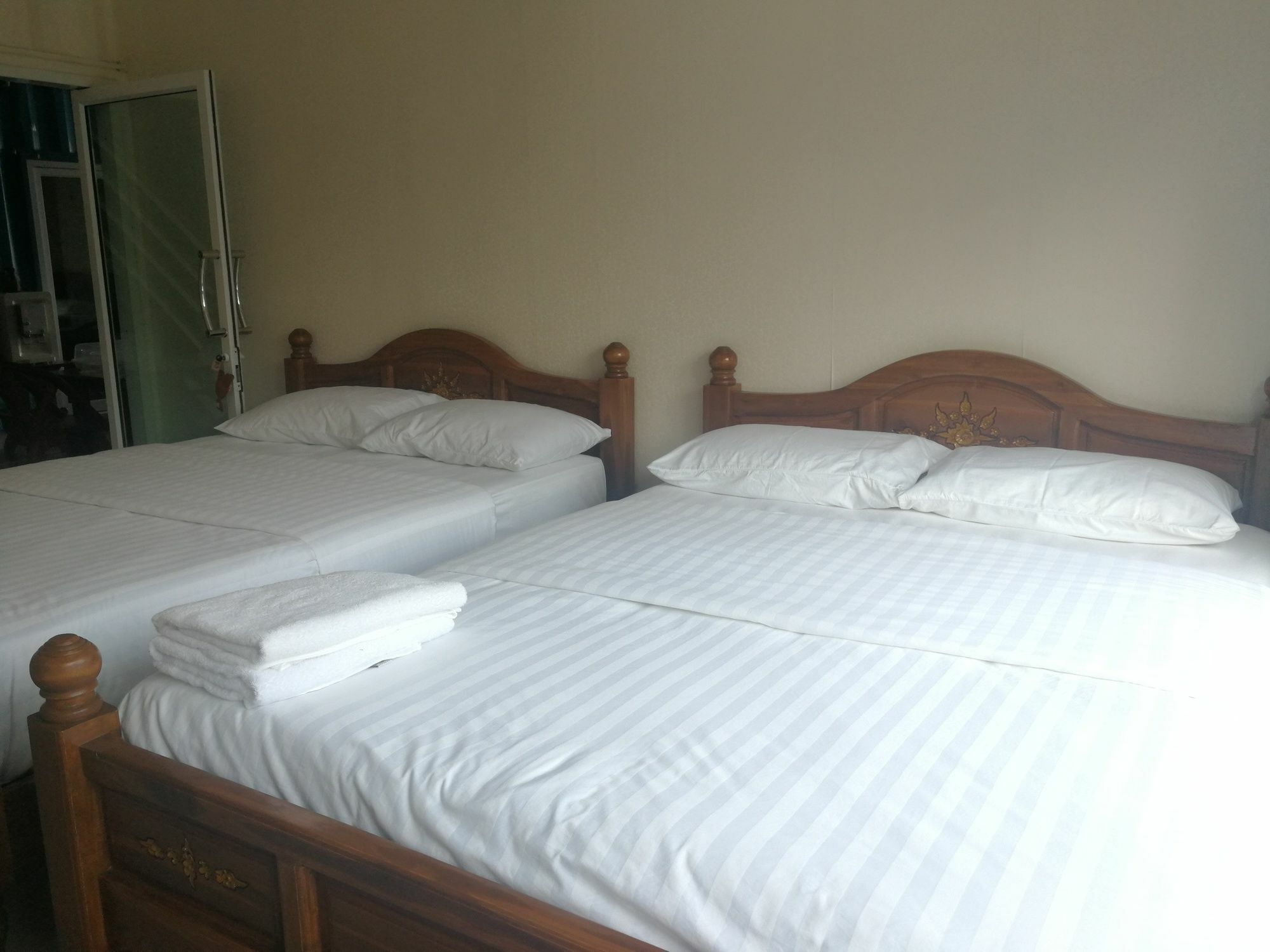 Farsai Homestay Lop Buri Exterior foto